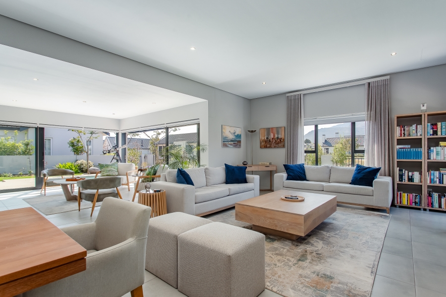 4 Bedroom Property for Sale in Val De Vie Estate Western Cape